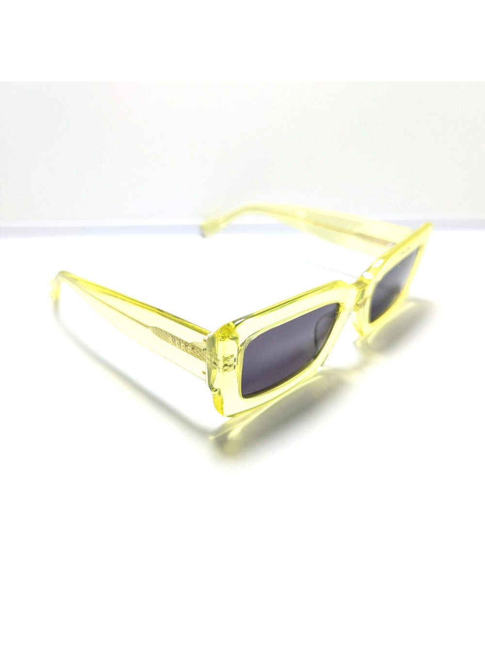 DIFF Indy Retro Chic Dark Gray UV Yellow Rectangle Women's Fashion Sunglasses